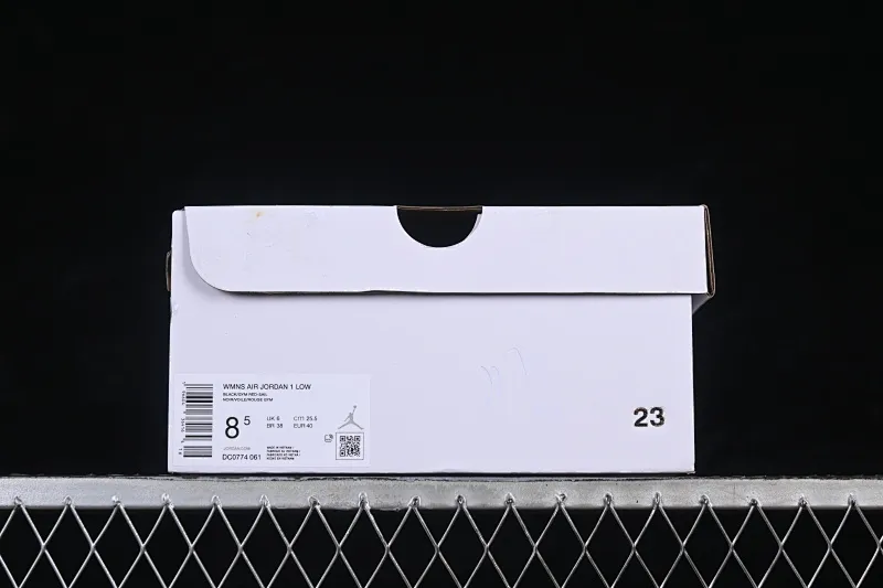 All categories Air Jordan Jordan series basketball shoes Air Jordan 1 Low Air Jordan 1 Low "Black And Red" AJ1 Joe 1 black and red low-top basketball shoes DC0774-061